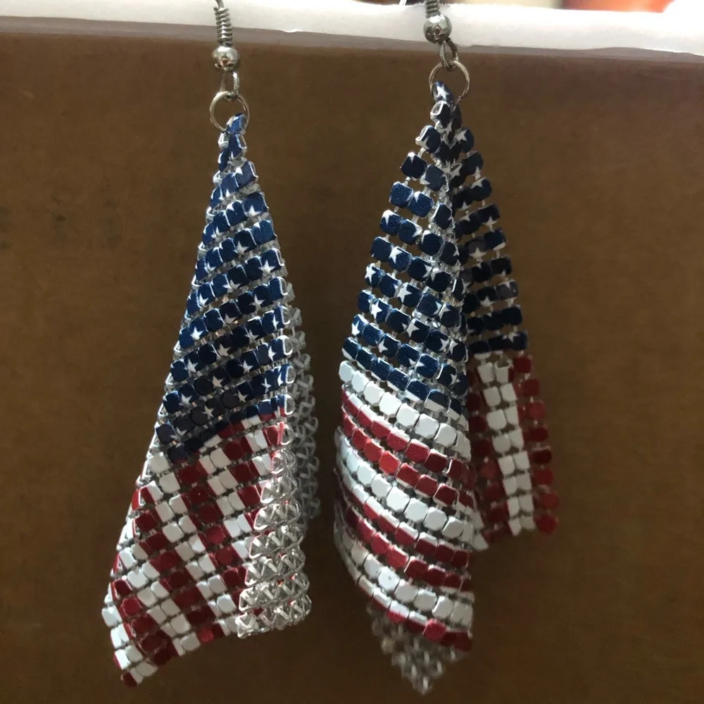 American Flag Mesh Dangle Earrings - Picture 3 of 8
